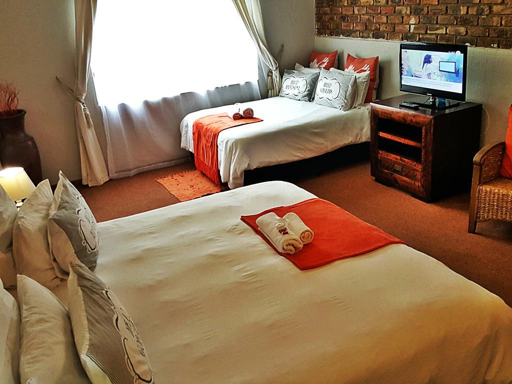 Midrand Guesthouse - Tasa Esterno foto