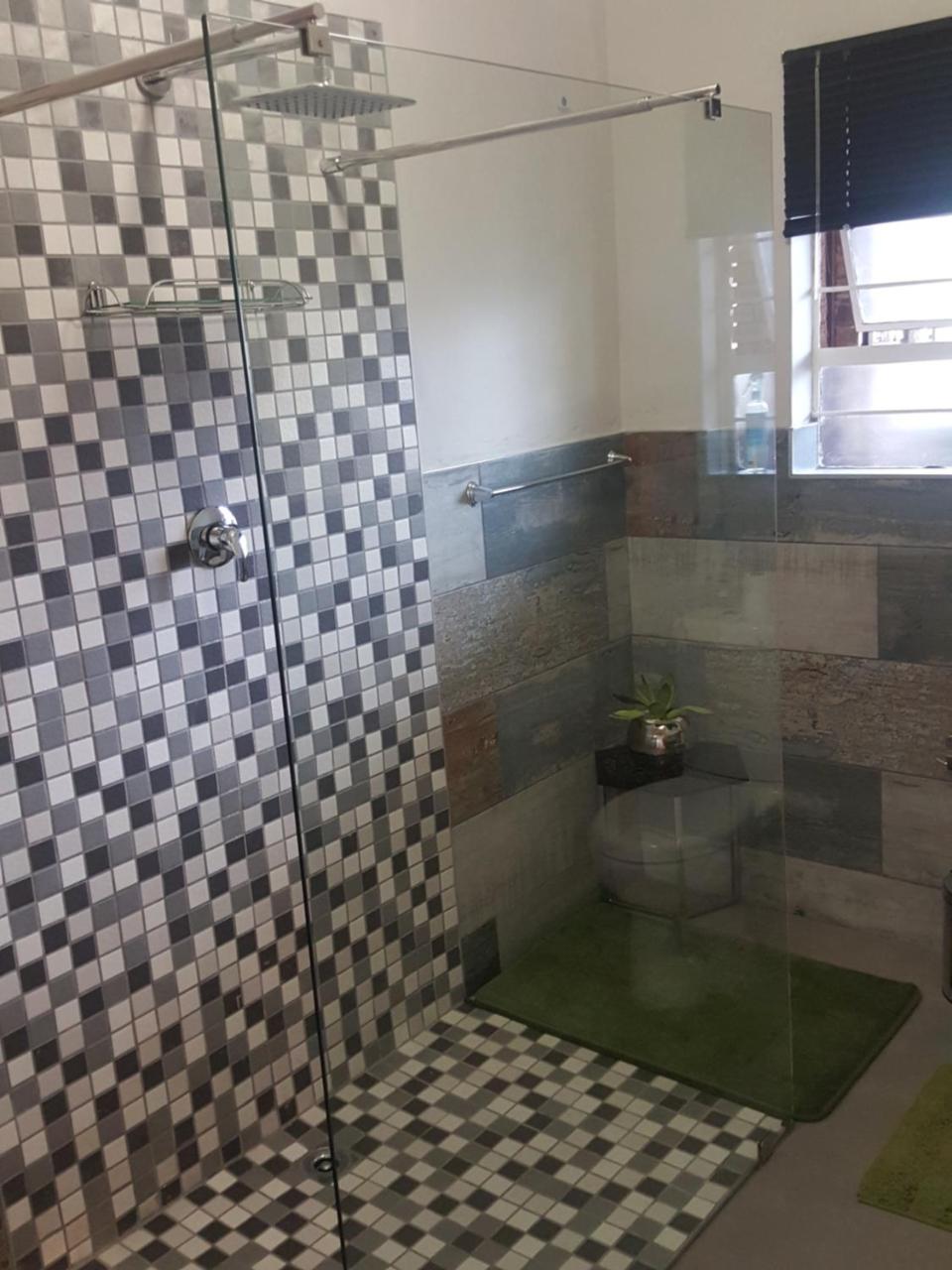 Midrand Guesthouse - Tasa Esterno foto